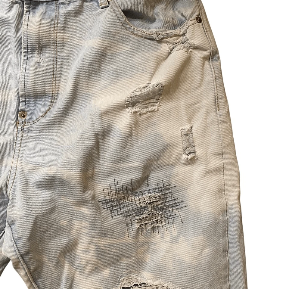 Akoo Empire Men's distressed jean shorts light wash size 38 - Image 4 of 4