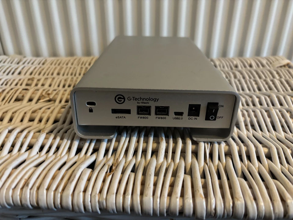 G-Technology G-Drive 3TB FireWire 800 / eSATA / USB 2.0 External Hard Drive - Image 3 of 4
