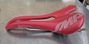 Selle SMP Dynamic RED Saddle