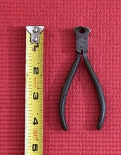Vintage KRAEUTER No. 82  4” Jewelers End Nipper Pliers Green Handles Made In USA