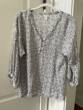 Garnet Hill Pullover Blouse Semi-sheer Grey and White V-neck 8