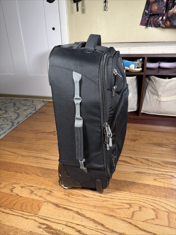 Maleta de equipaje de mano vertical Eagle Creek Tarmac 22" 2 ruedas negra Foto 3 de 4