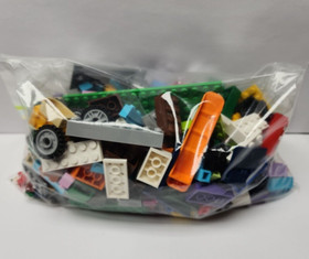 LEGO Classic Medium Creative Brick Box (10696) With Instructions - Incomplete