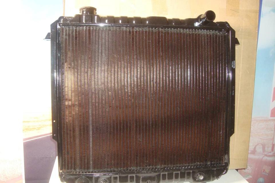 Radiador Isuzu Trooper 1989-91 Genuino GM ACDelco Nuevo de Lote Antiguo Núcleo de Cobre Tanques de Acero X5 Foto 4 de 4