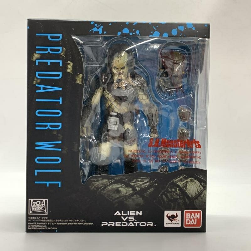 S.H.MonsterArts AVP Wolf Predator Action Figure with Articulation