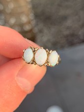9ct gold opal ring Vintage 3.5 grams