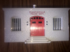Bachmann O Scale Plasticville Police Station, 4 walls, door, roof, chimney cap — photo 1
