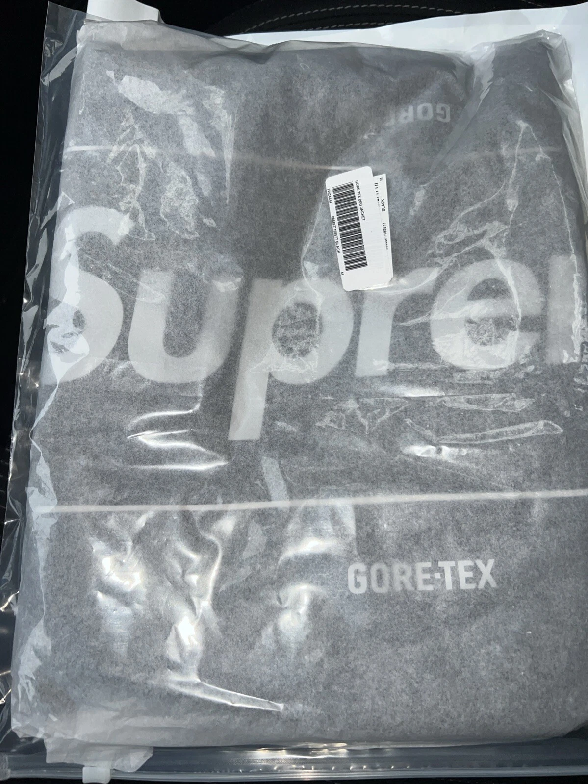 Veste chien Supreme Gore Tex noire taille M (épuisée) à la main