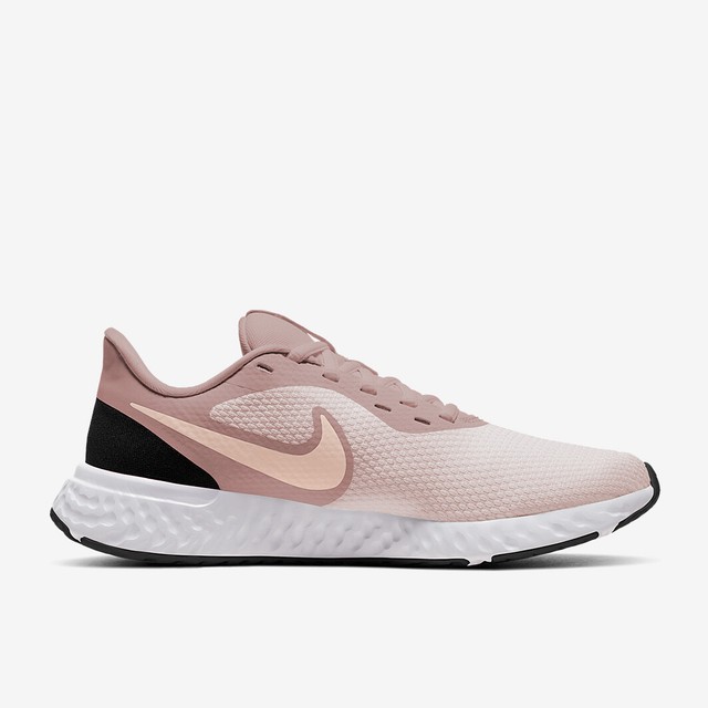 women's nike revolution 5 barely rose