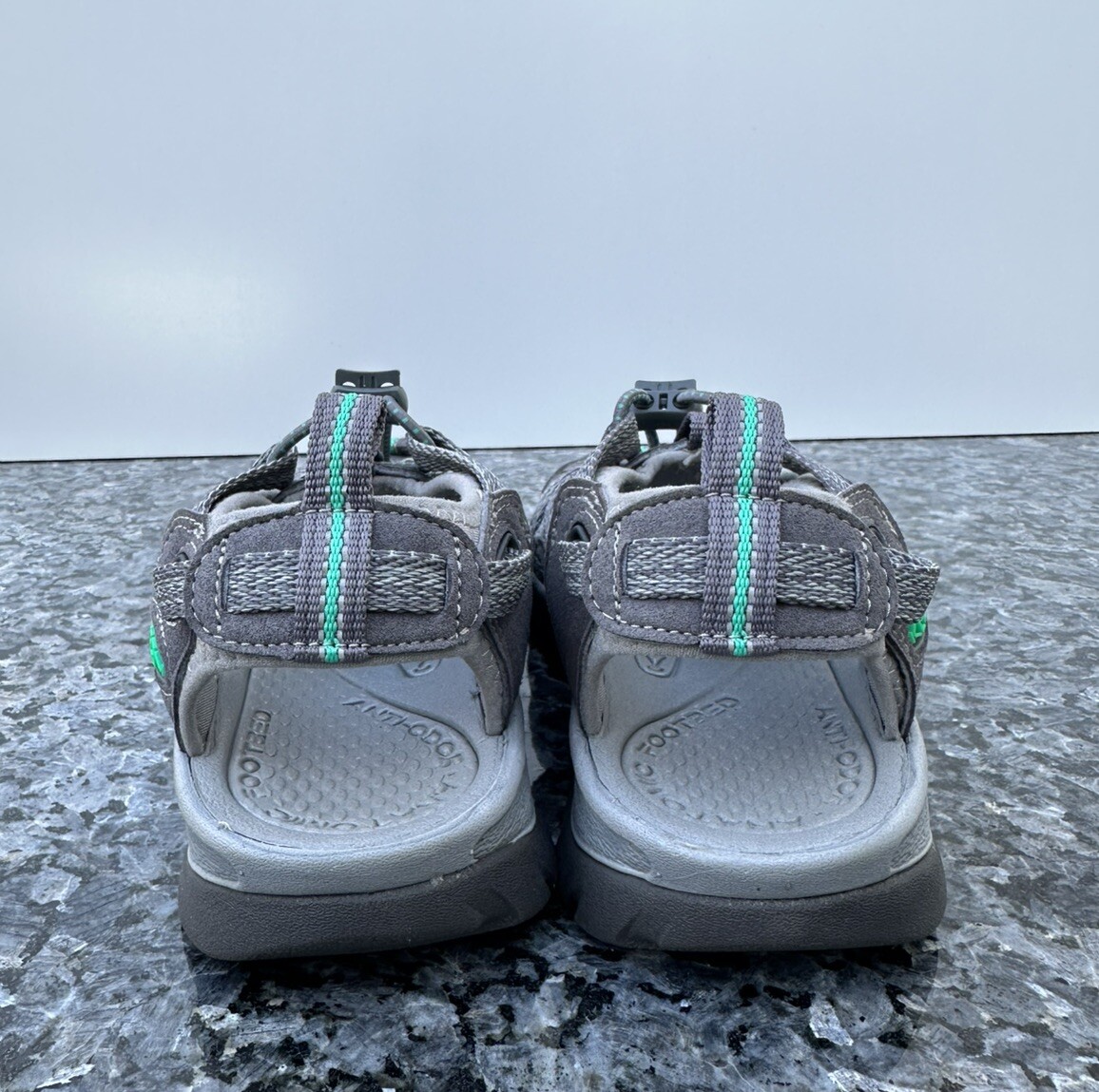 Keen Whisper sandalo escursionismo sport grigio medio verde pavone donna 6 5