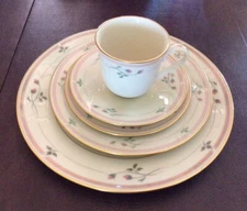5 Piece Place Setting LENOX “Rose Manor” Fine Bone China- Vintage