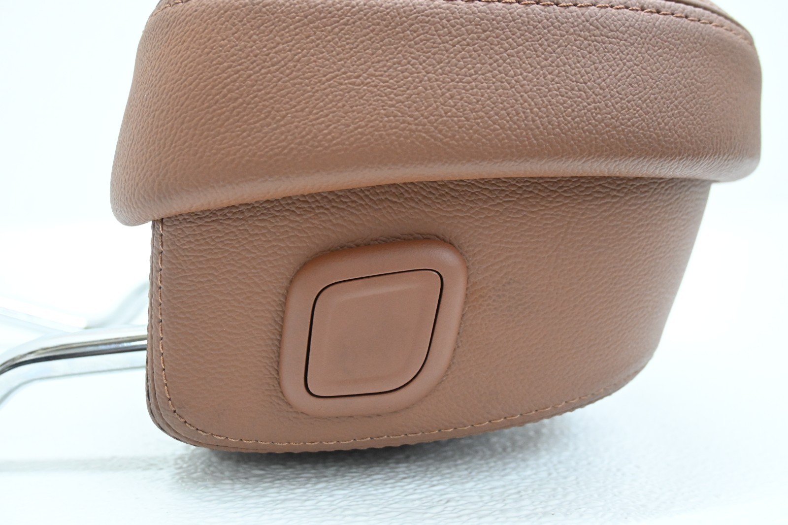 ⭐ 14-21 Maserati Ghibli Front Right or Left Seat Headrest Leather Trim Brown Oem