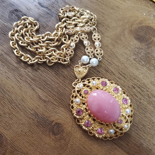 Catwalk John Exquisite Pink Hearts Gold Tone Necklace Runway Style Statement