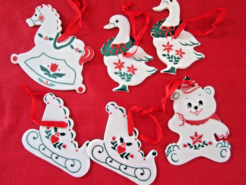 VTG Lot of 6 Russ Berrie Olde Towne White Flat Ceramic Christmas Tree Ornaments