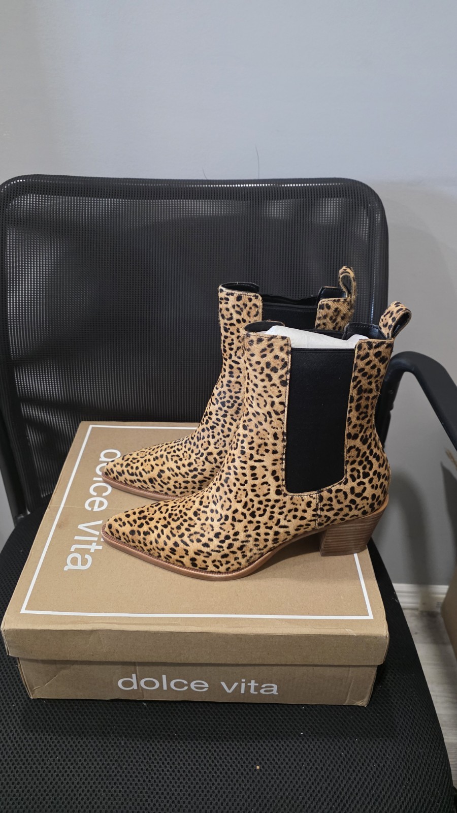 Dolce VITA animal Print 7.5 Women's Booties