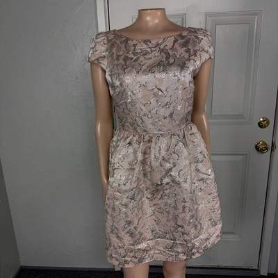 Alice + Olivia Nelly Party Dress XS Metallic Formal Open Back Champaigne R3-3