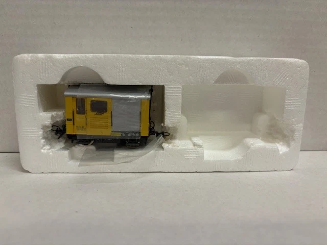 BEMO H0m Tm 2/2 Rangiertraktor 92 RhB Rhätische Bahn gelb 1274 192