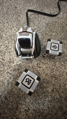 Anki Cozmo Robot Toy with Charger and Two Play Cubes Good Condition Works