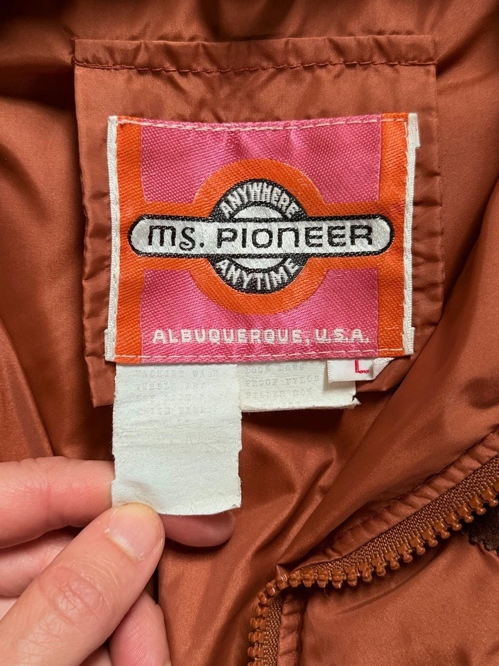 Vintage Ms. Pioneer Albuquerque USA Puffer Vest Rust Brown Western Suede Trim - Image 3 of 4