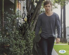 William Moseley The Royals Autographed Signed 8x10 Photo COA #2