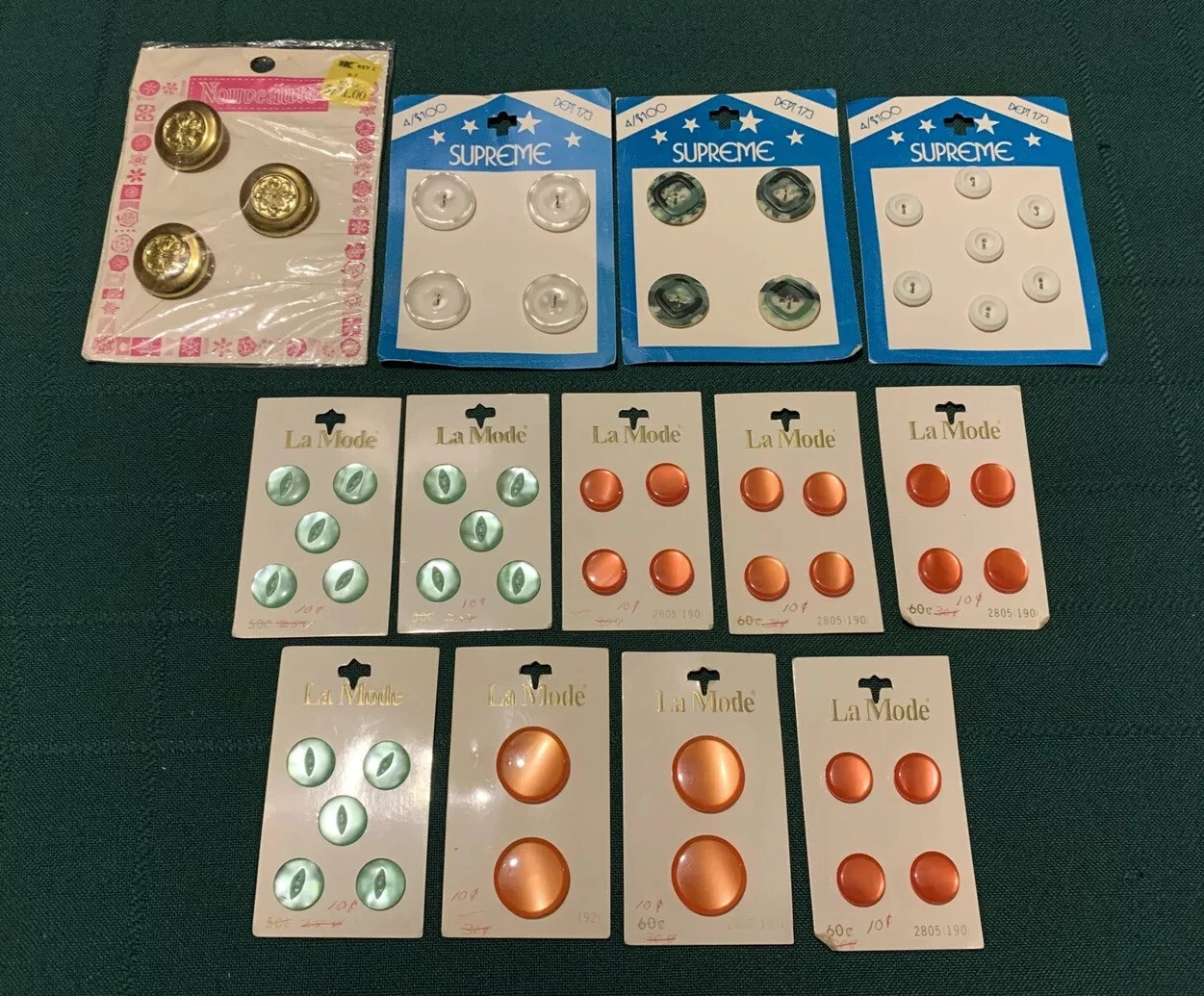 Lot de 13 boutons vintage neufs inutilisés SUPREME La Mode NOUVELLEAUTE accessoires de couture