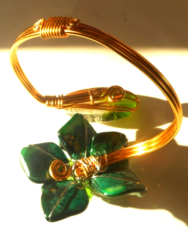 Artisan Gold Wire Green Crystal Glass Bead Shell Flower Wrap Bracelet - Image 4 of 4