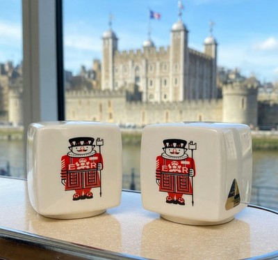 Vtg Carlton Ware Beefeater Salt & Pepper Shakers Vivienne Brennan Design Centre