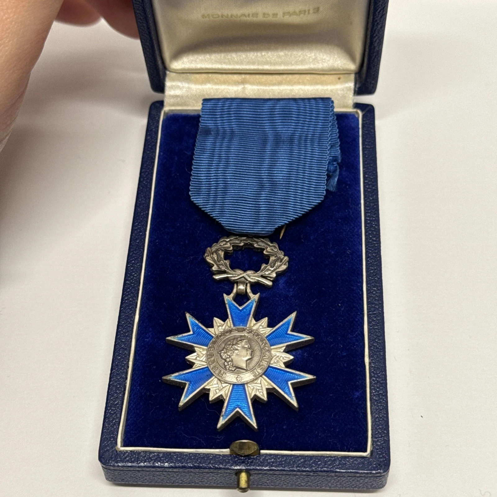 Médaille Ruban Dans Sa Boîte Ordre National Du Mérite 3 Décembre 1983 RF