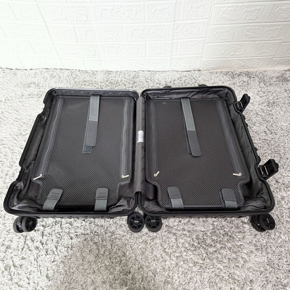 Rimowa Topas Stealth 32L Black 4-wheels Carry Case Suitcase 923.52