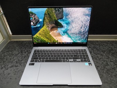 Samsung Galaxy Book4 Pro 16'' Touch Laptop Ultra 7-155H 32GB RAM 1TB SSD
