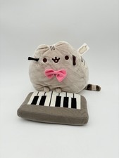 Pusheen Cat Peluche Piano Teclado Musical Rosa Pajarita BAM Set 10"
