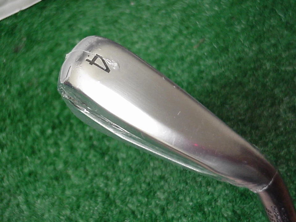 Brand New Mizuno Jpx 925 Hot Metal 4 Iron Dynamic Gold 120 X-100 X Flex - Image 3 of 4