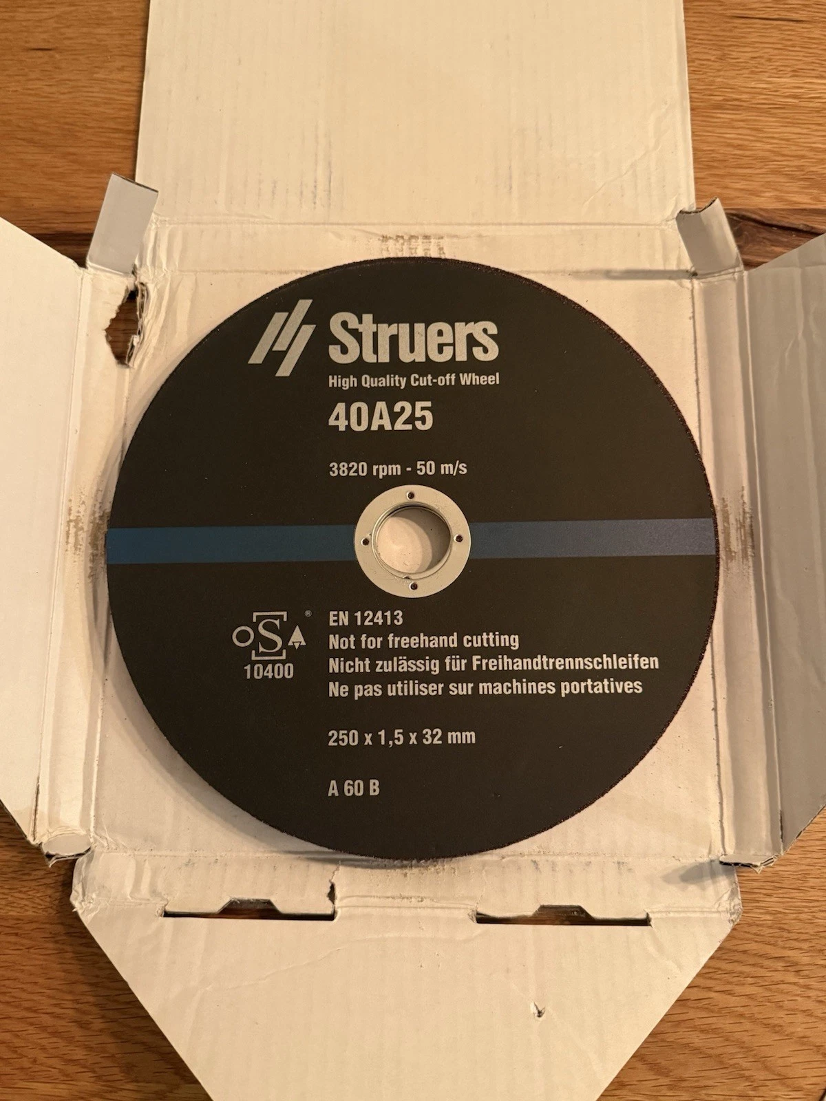 Struers 40A25 Cut-Off Wheels 250mm Diameter - 1 Box Of 9 Discs - Brand New 4