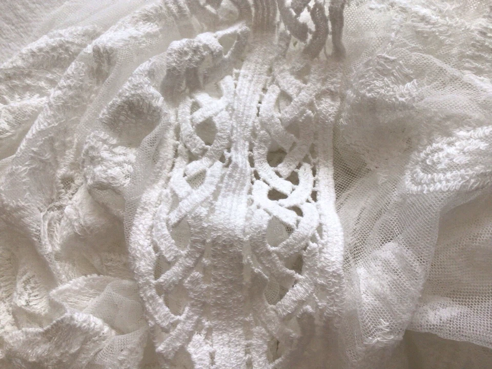 Women’s White Lace Scallop Edge Beach Cover Up One Size 12 14 16 - Image 4 of 4