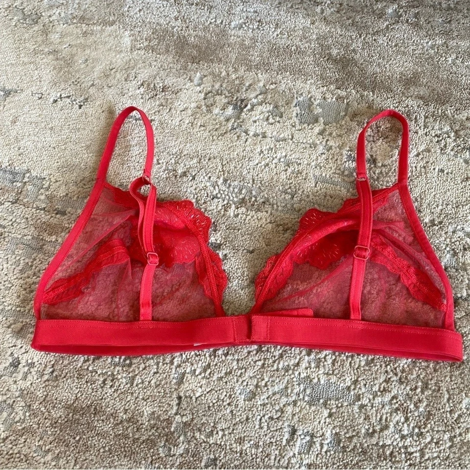 Sujetador inalámbrico Malizia by La Perla vintage de encaje transparente rojo bordado floral: 4/38 Foto 4 de 4