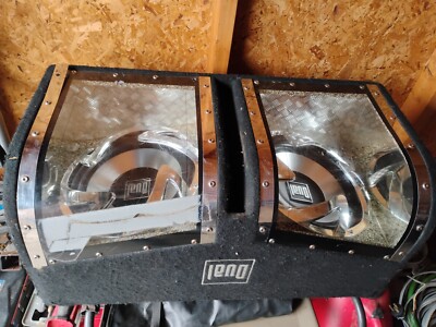 2 Speakers With Box 