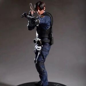 resident evil 2 leon figure