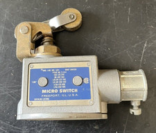 Vintage MICRO SWITCH BZV-2RQ2 LIMIT SWITCH LIMIT SWITCH W/ROLLER 15A -125A