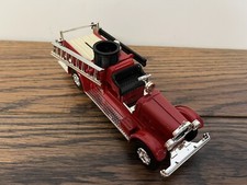 ERTL 1926 Seagrave Fire Truck Locking Truck Bank 1:30 Scale