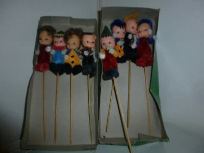 ANCIENNES POUPEES MARIONNETTES SUR BATONS CORPS TISSU ARME - Photo 1/4