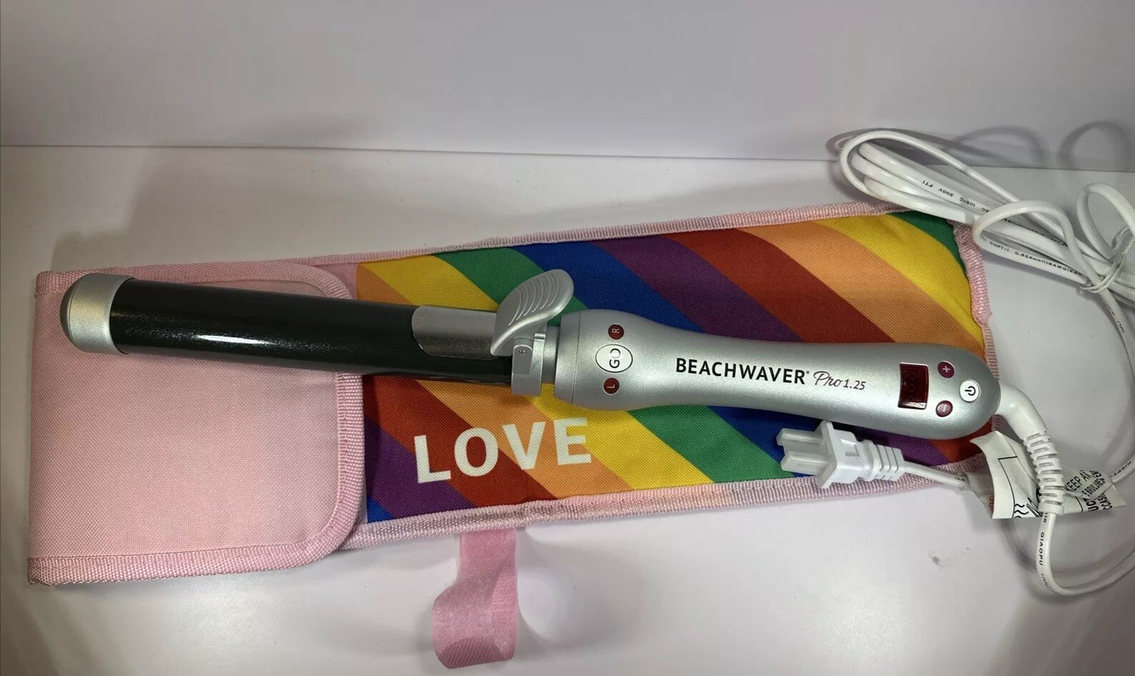 The Beachwaver Co. Beachwaver Pro 1.25 LOVE Rainbow Case Included✨New!