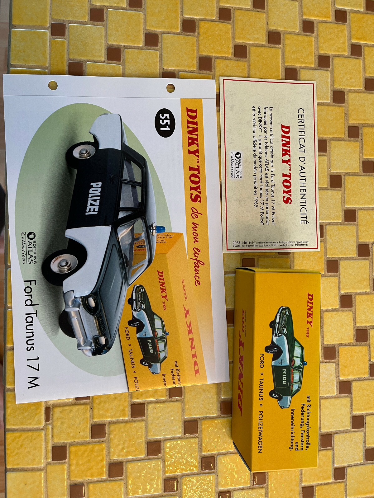 Ford Taunus 551 Dinky Toys Atlas réédition collector en métal injecté d'une finition rare