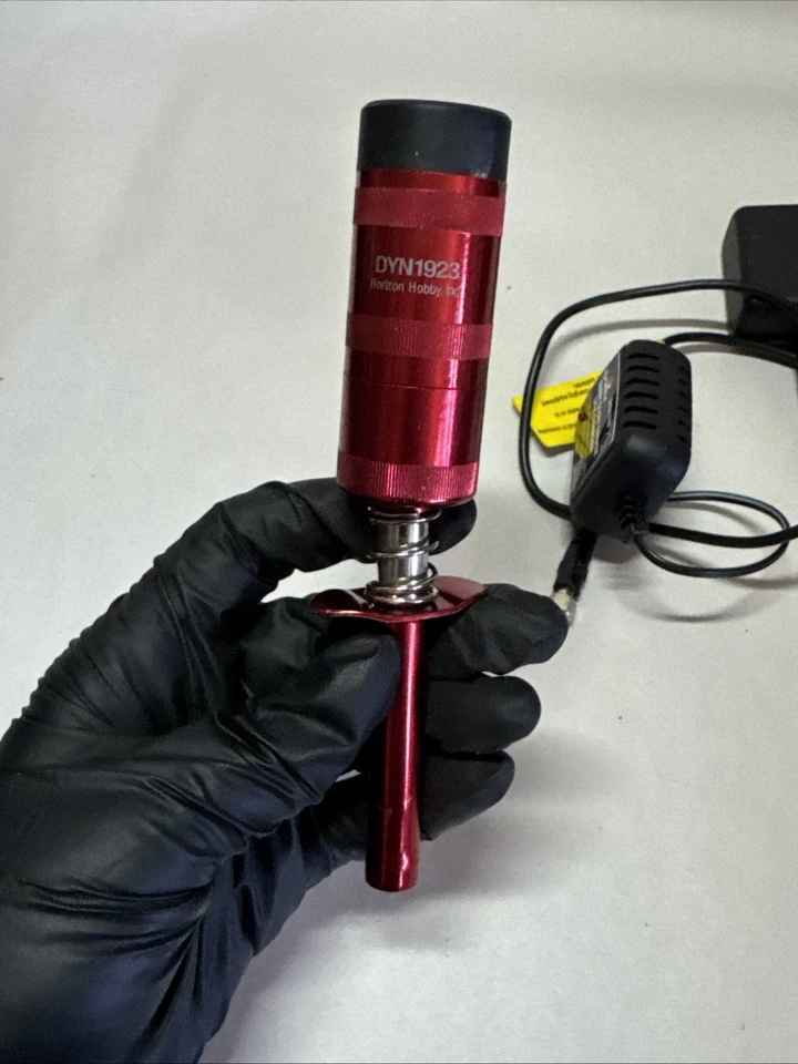 Dynamite Metered Glow Driver with 2600 mAH Ni-MH DYN1923 Glow Plugs & Charger - Image 4 of 4