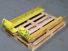 3 SETS OF 4 FT WAREHOUSE UPRIGHT PROECTORS T257894