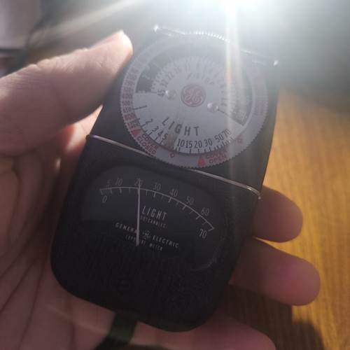 General Electric Exposure Meter DW-68 vintage selenium light  meter case-WORKS ! - Picture 3 of 6