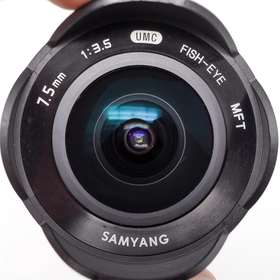 Samyang 7.5mm f/3.5 UMC Fisheye Lens for Micro Four Thirds - Excellent Condition - Image 3 of 4
