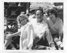 o28632 1977 orig photo director James Bridges, Deborah Benson, Mary Kai Clark fi