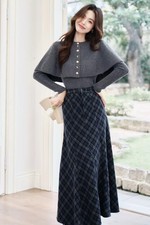 Damen Set Grau Kariert Langer Rock Und Pullover Mit Umhang Aus Twill CF64250