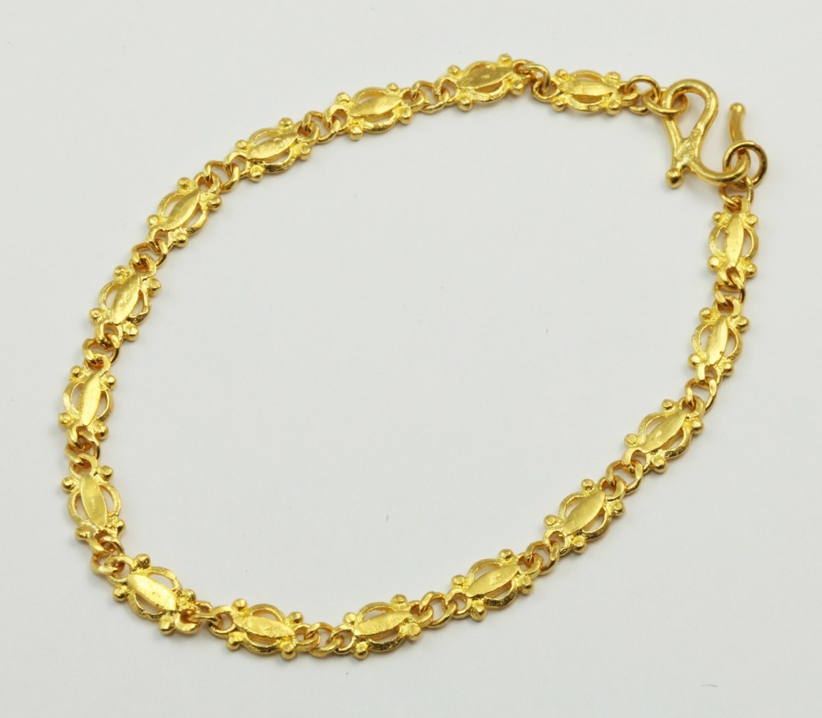 24K Lady's Solid Yellow Gold Design Link Bracelet 8.8 grams 6.75