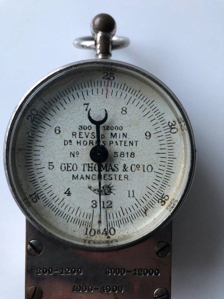 Tacómetro patentado Dr Horns con carcasa de roble 8b, Geo Thomas & Co Manchester Foto 3 de 4